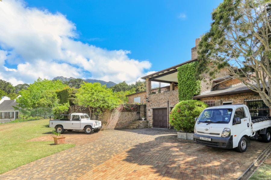 5 Bedroom Property for Sale in Constantia Western Cape